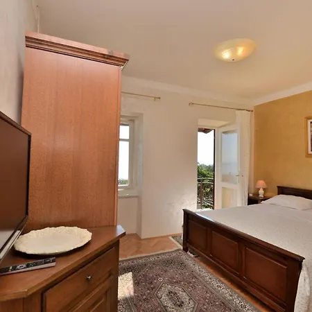 Nando Apartment *