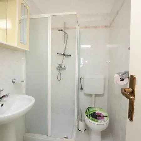 Nando Apartmán