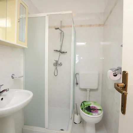 Nando Apartment