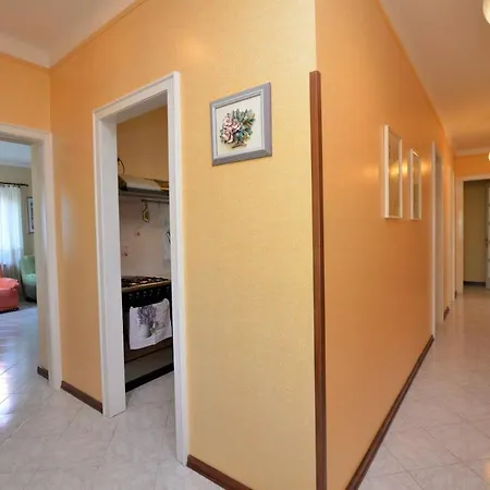 Nando Apartment